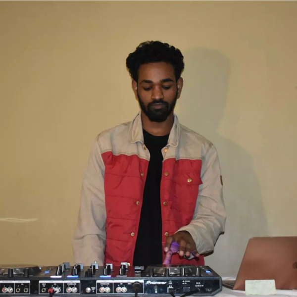 Dj ym