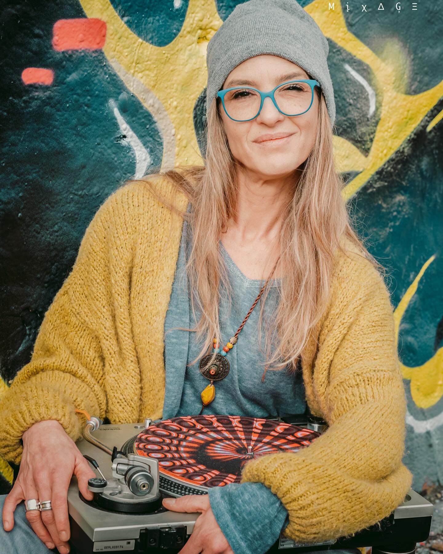 DJ Girl