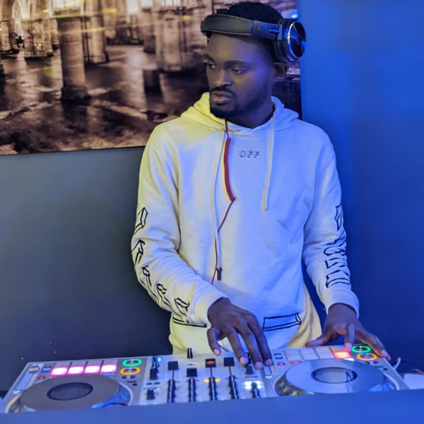 Skynet Dj king of showtime 