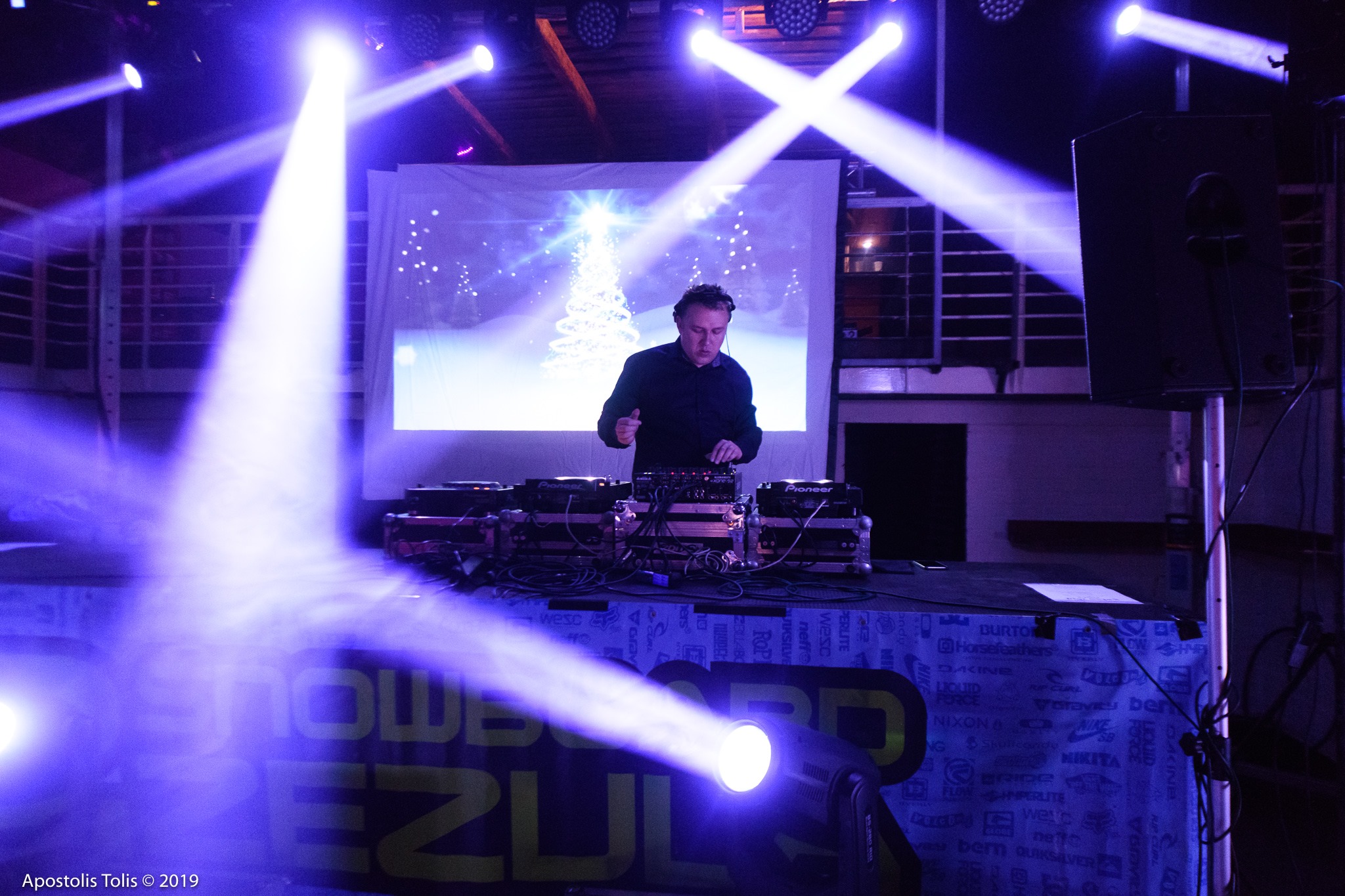 djMag