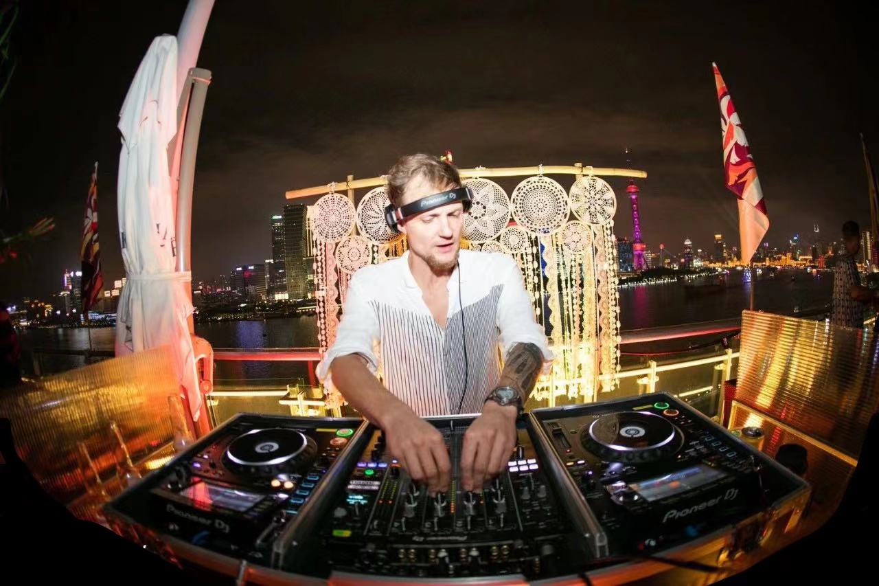 DJTONYV