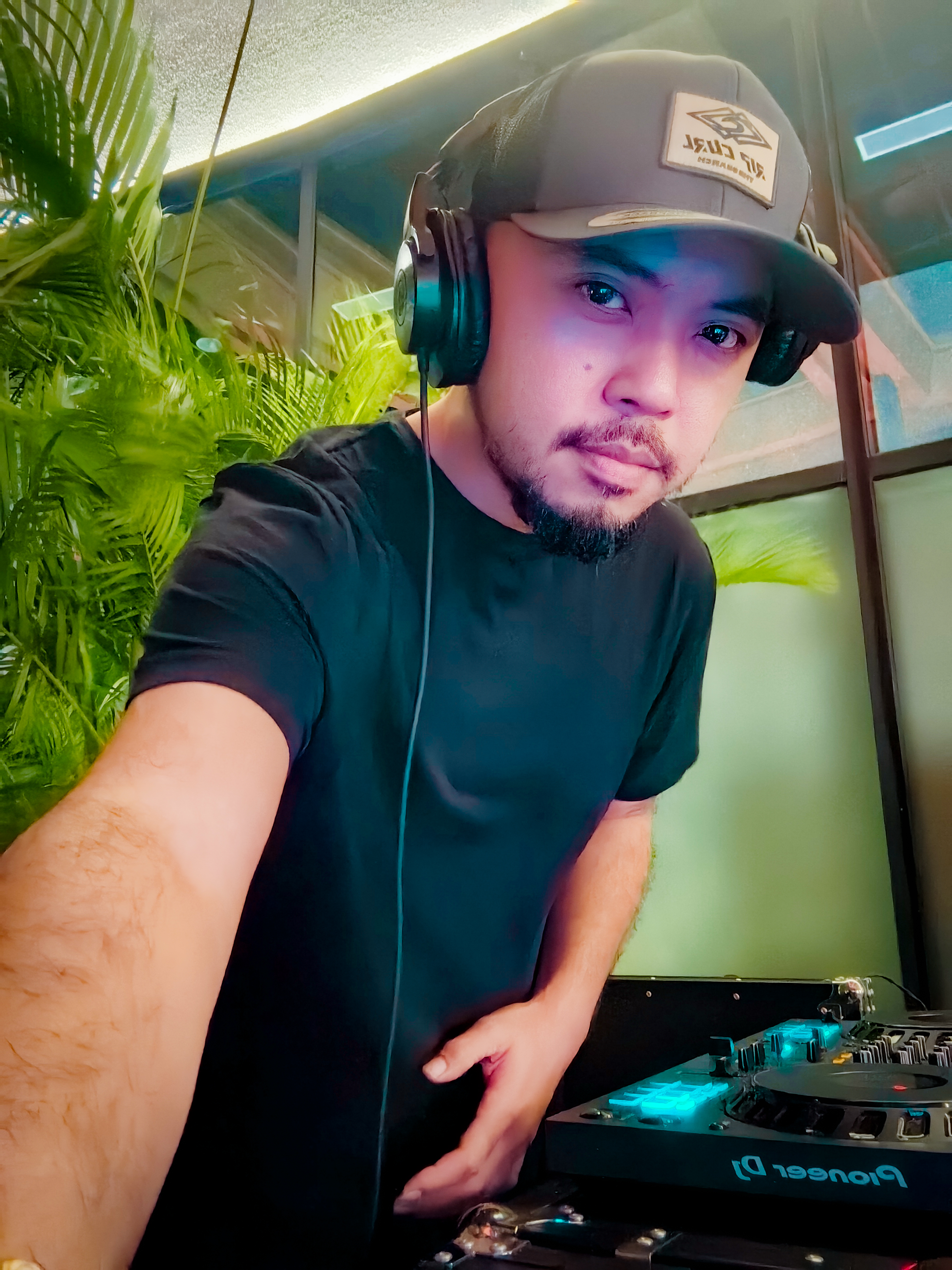 Dj KrizKnight