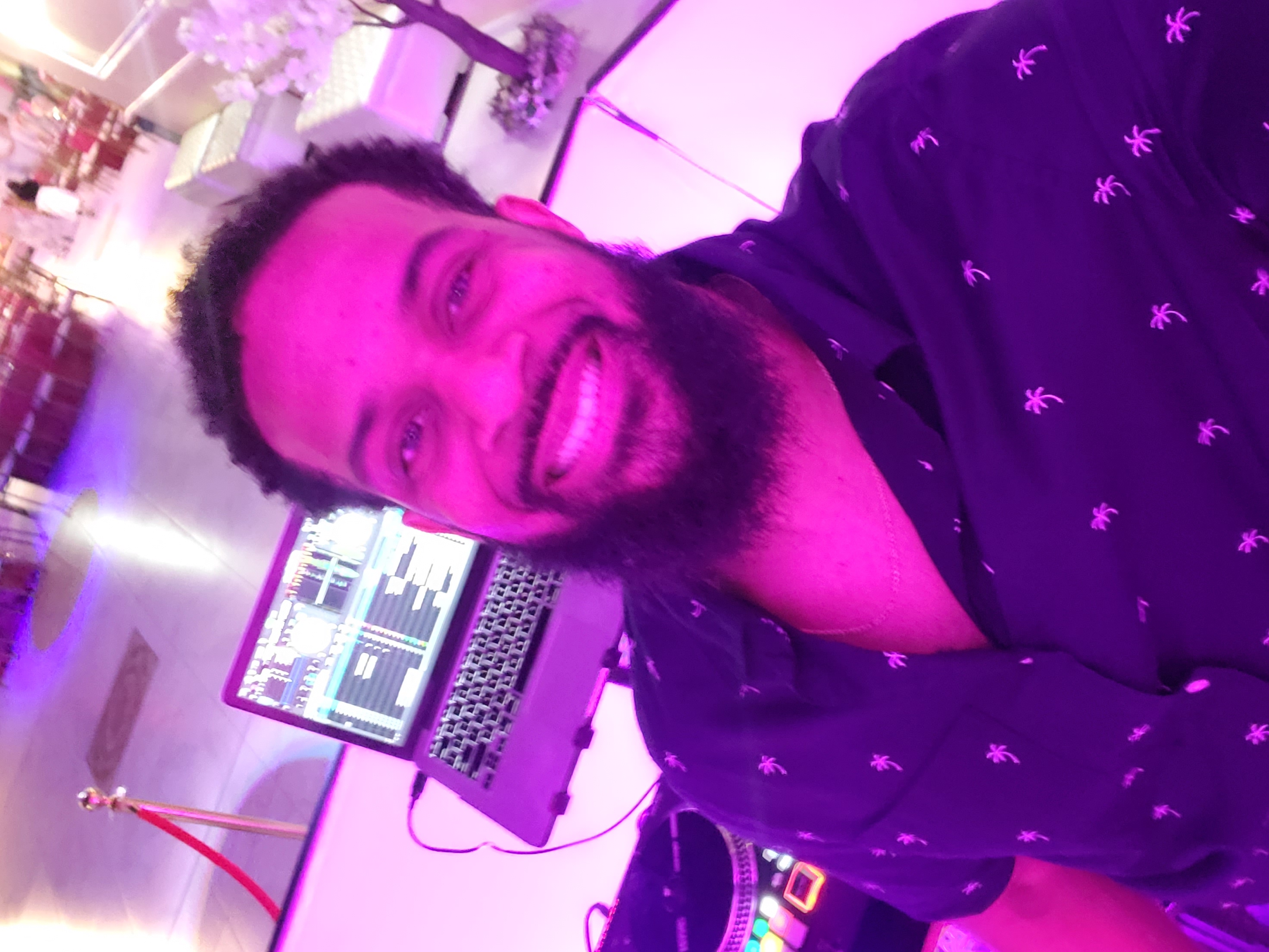 DJ