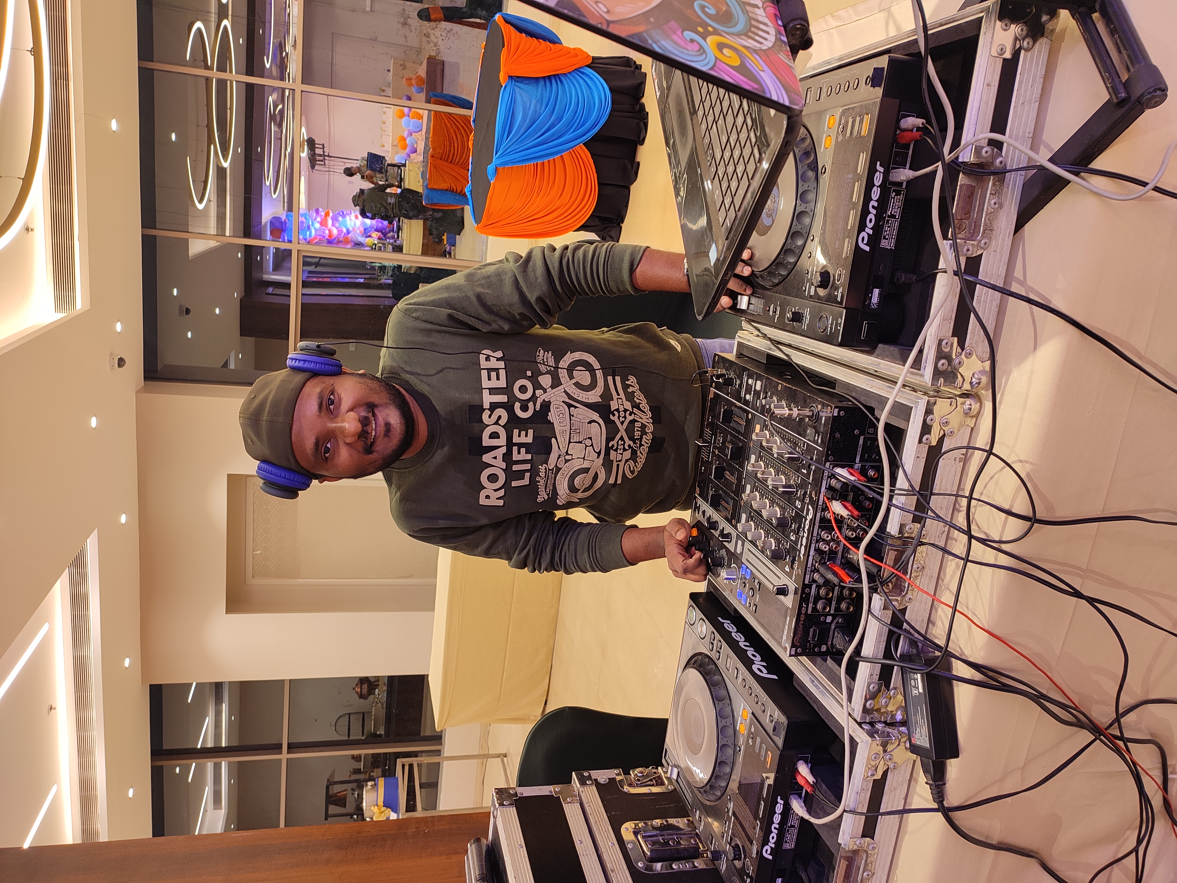 DJ Vivekk