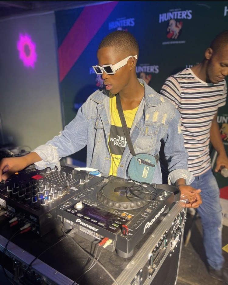 Dj Jnr Da Vibe