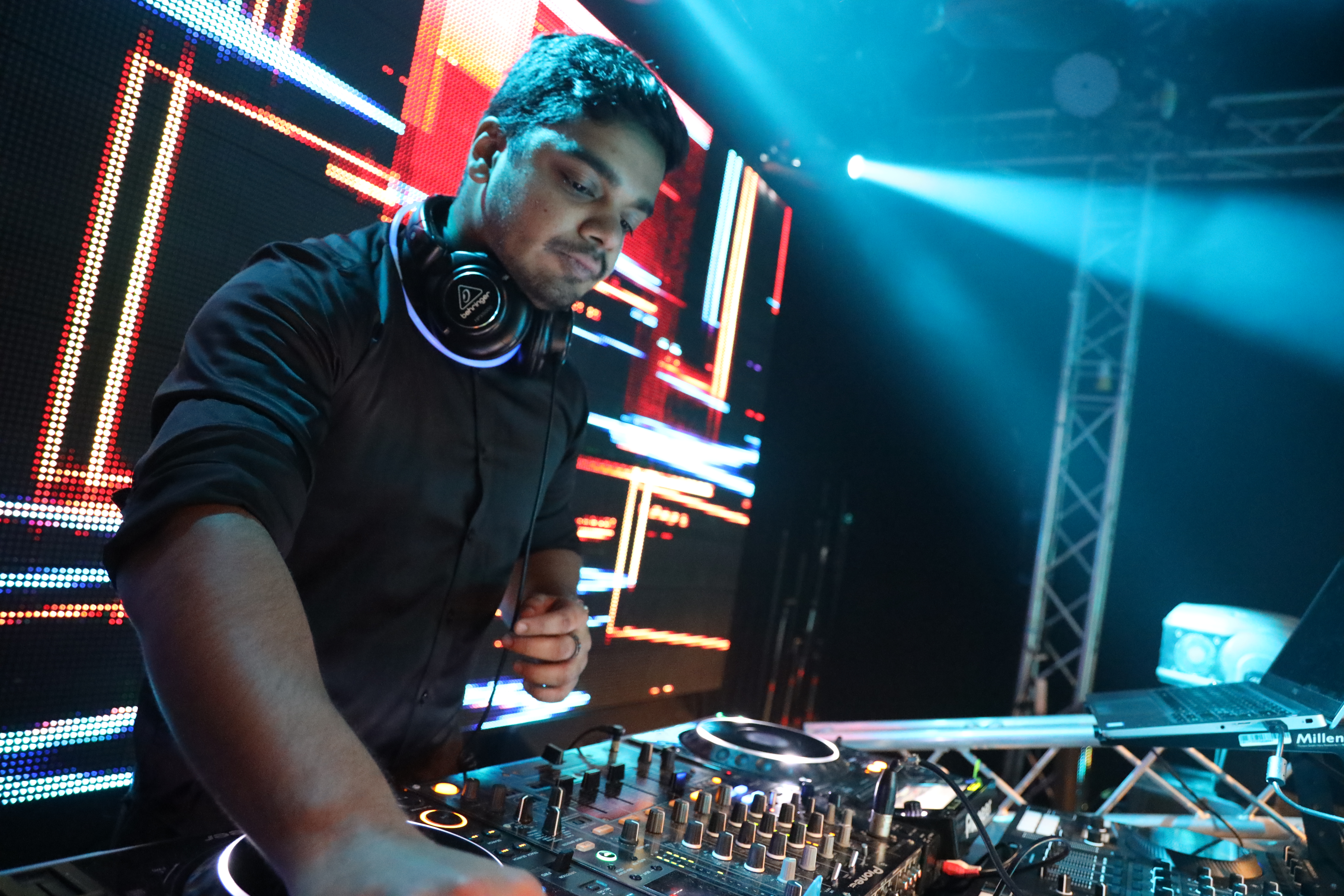 DJ Shaikh