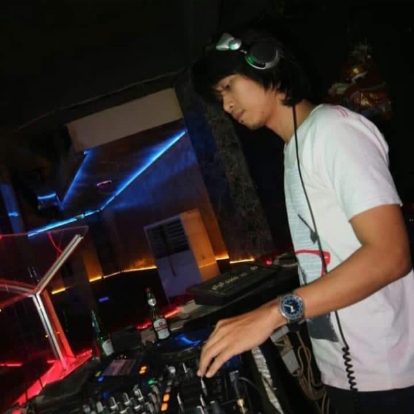 Dj Guestav Amoz