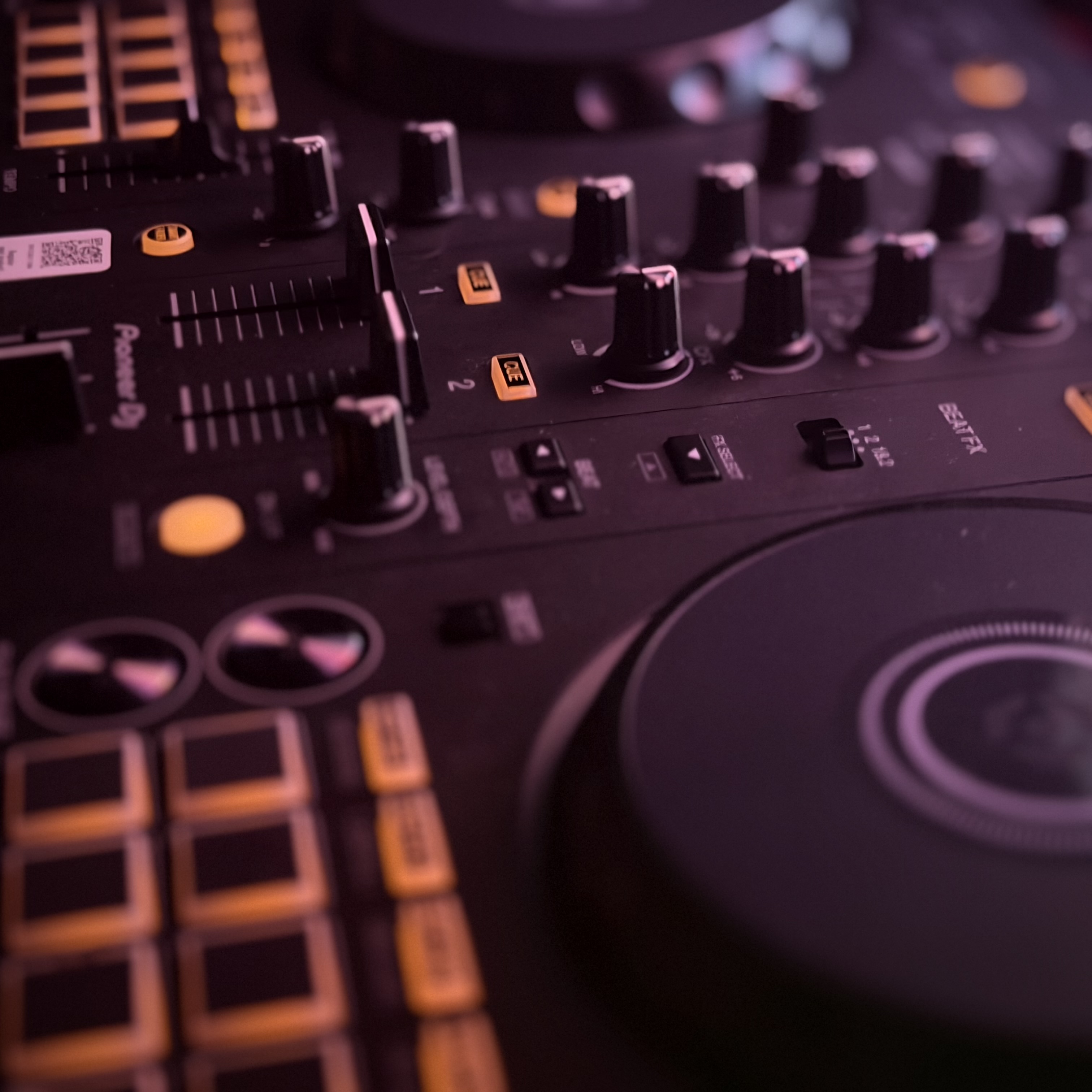 DJ idan