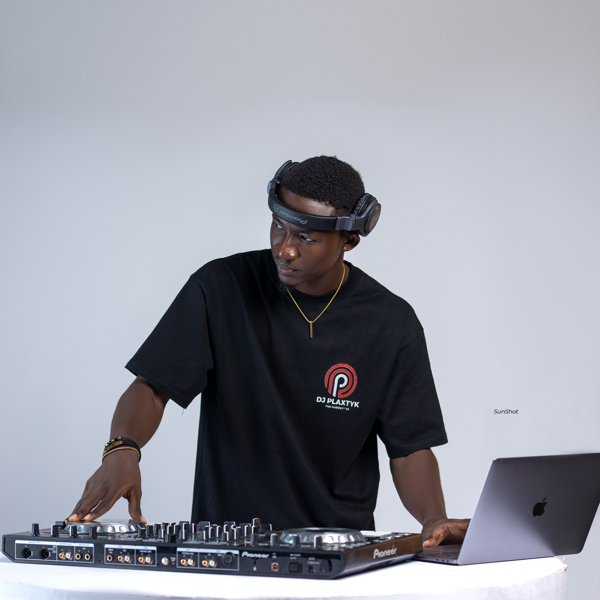 DJ PLAXTYK