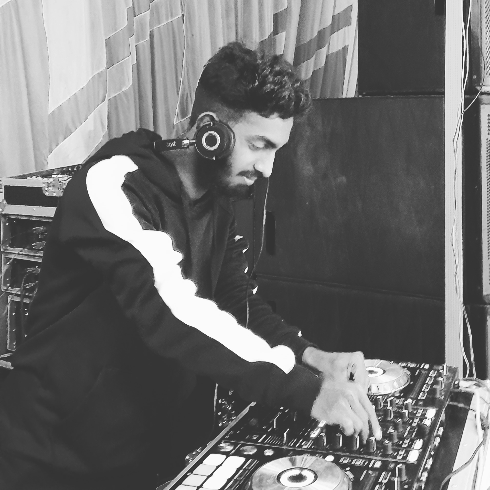 DJ SHASHANK KUNDAR 