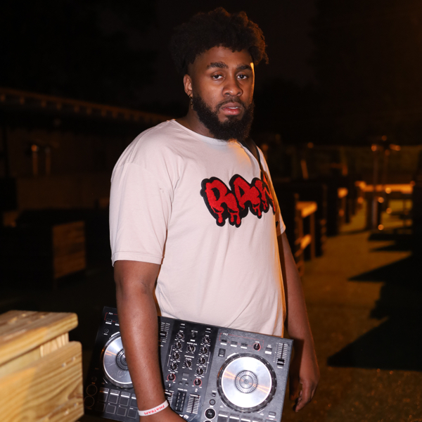 DJ QUE P