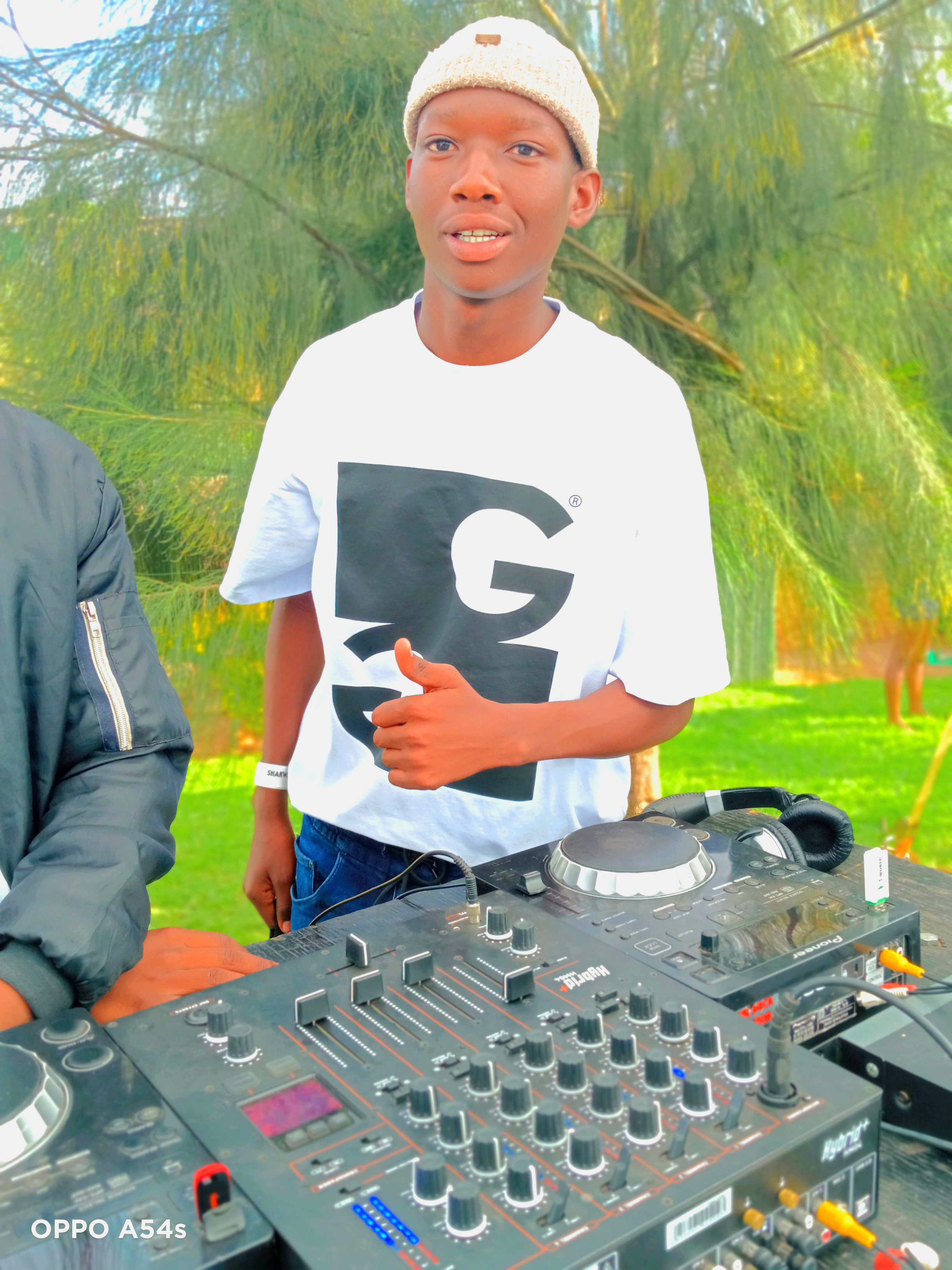 DjyDeeblaq sa 