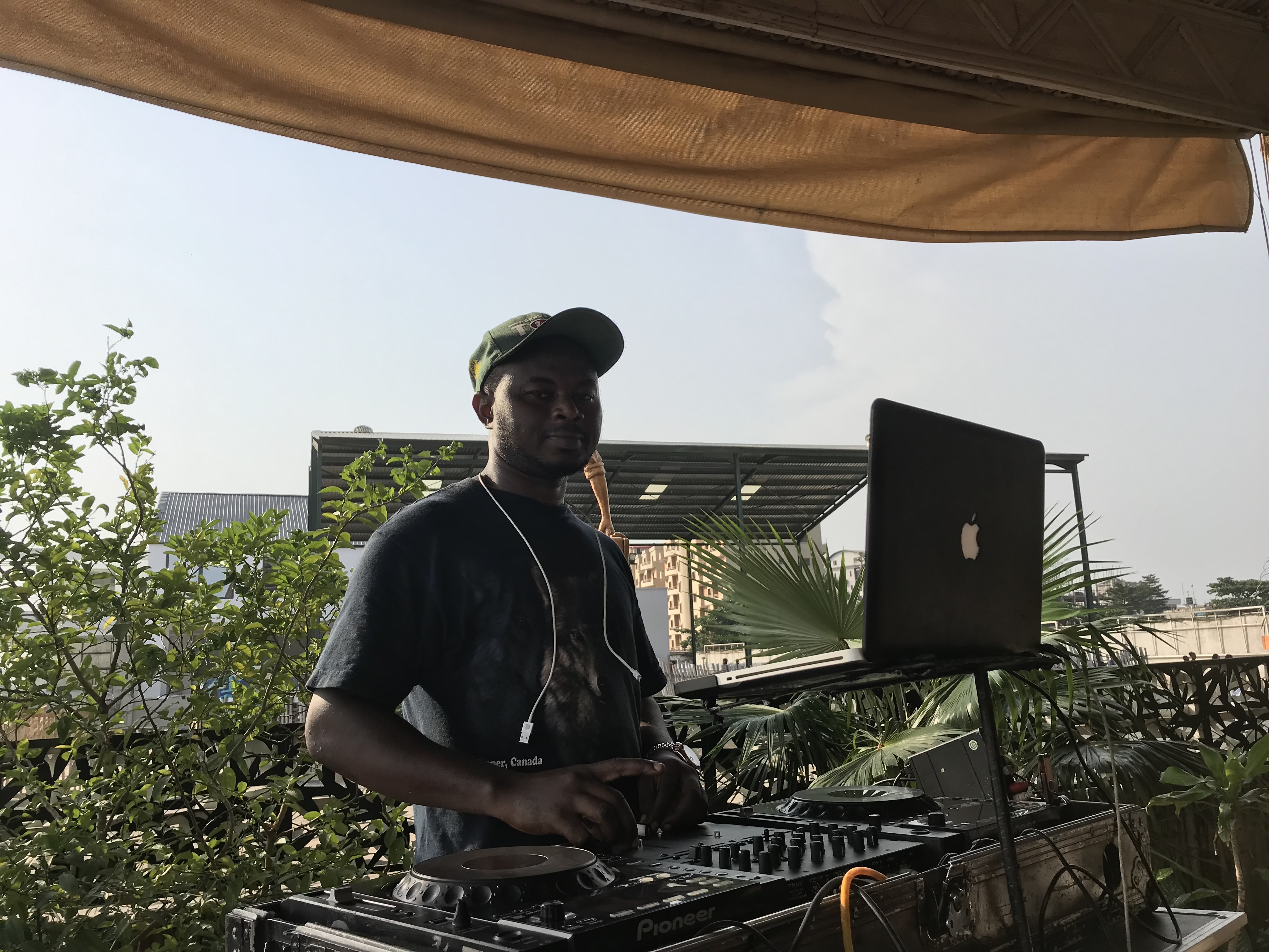 DJ KB-MOORE 