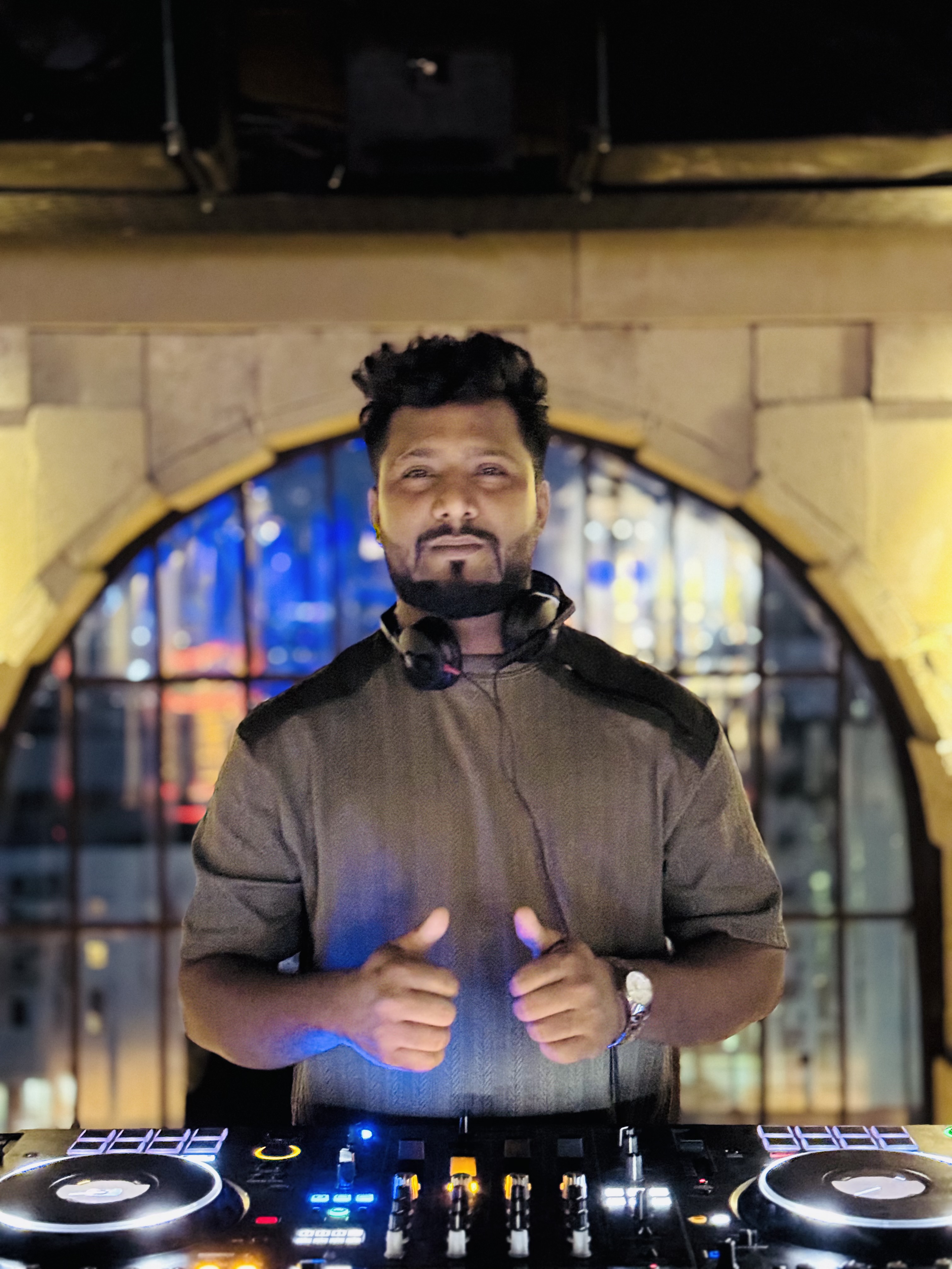DJ AYAN