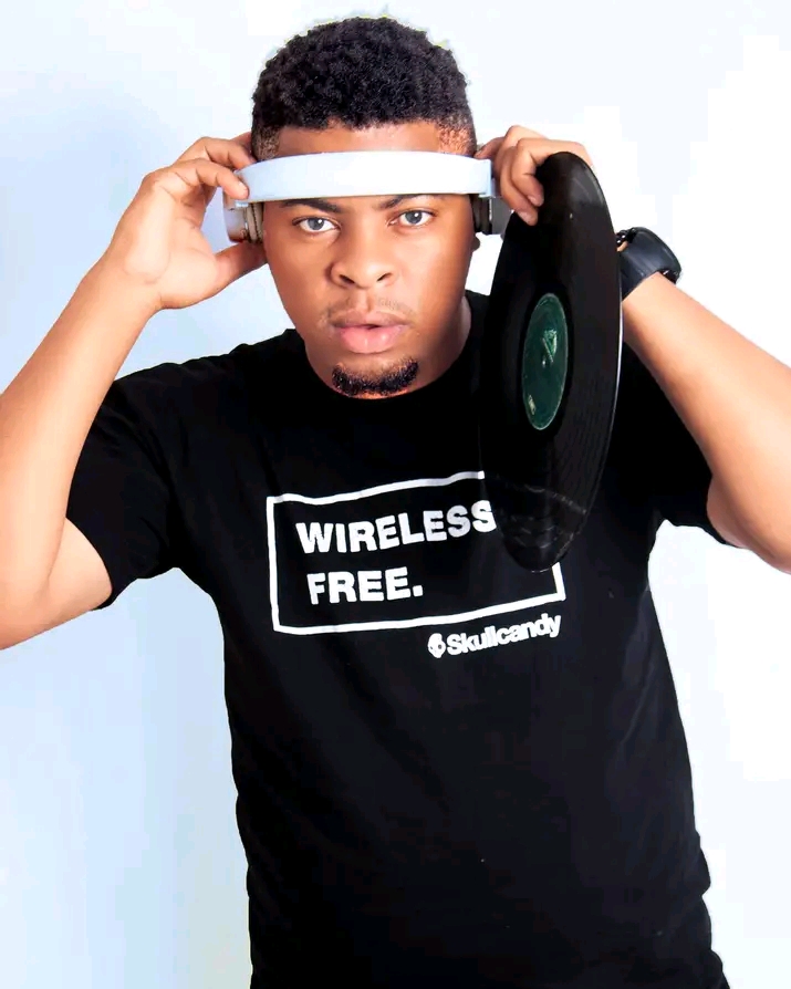 Dj BROWN TZ