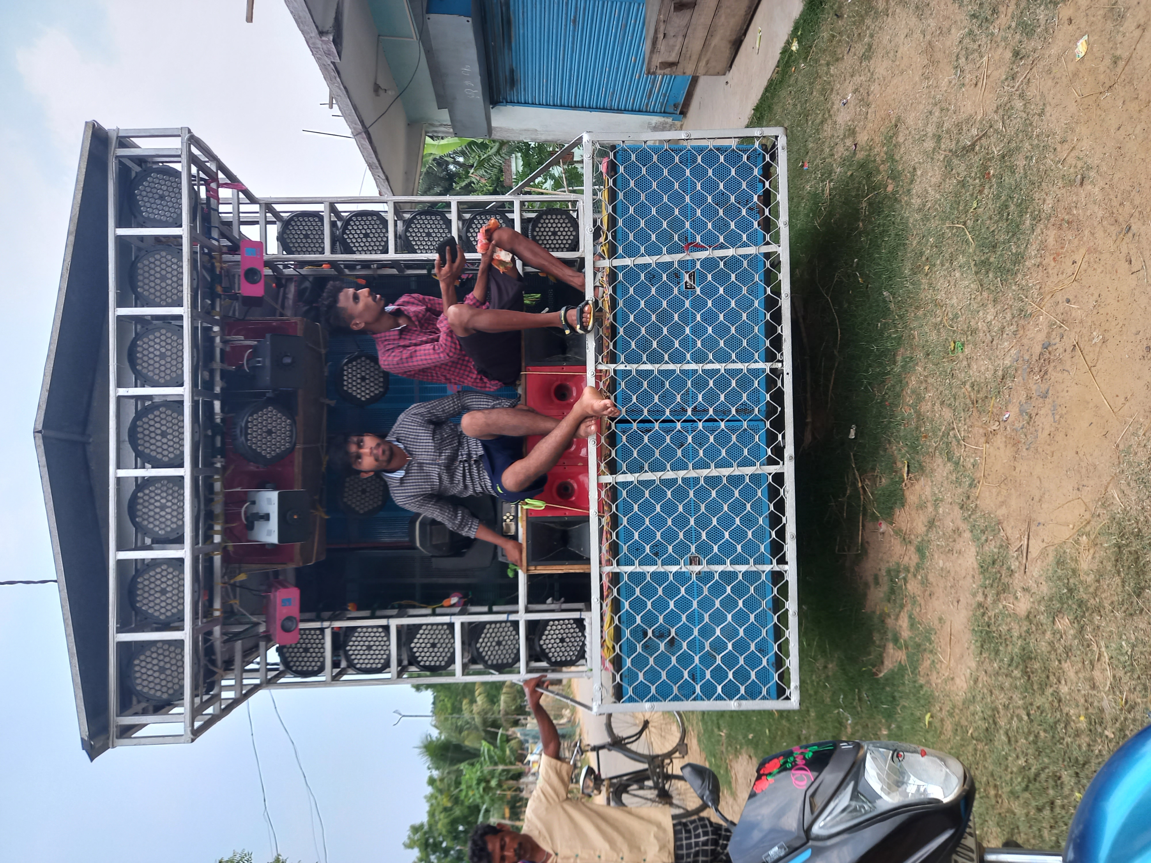 Bm music present 