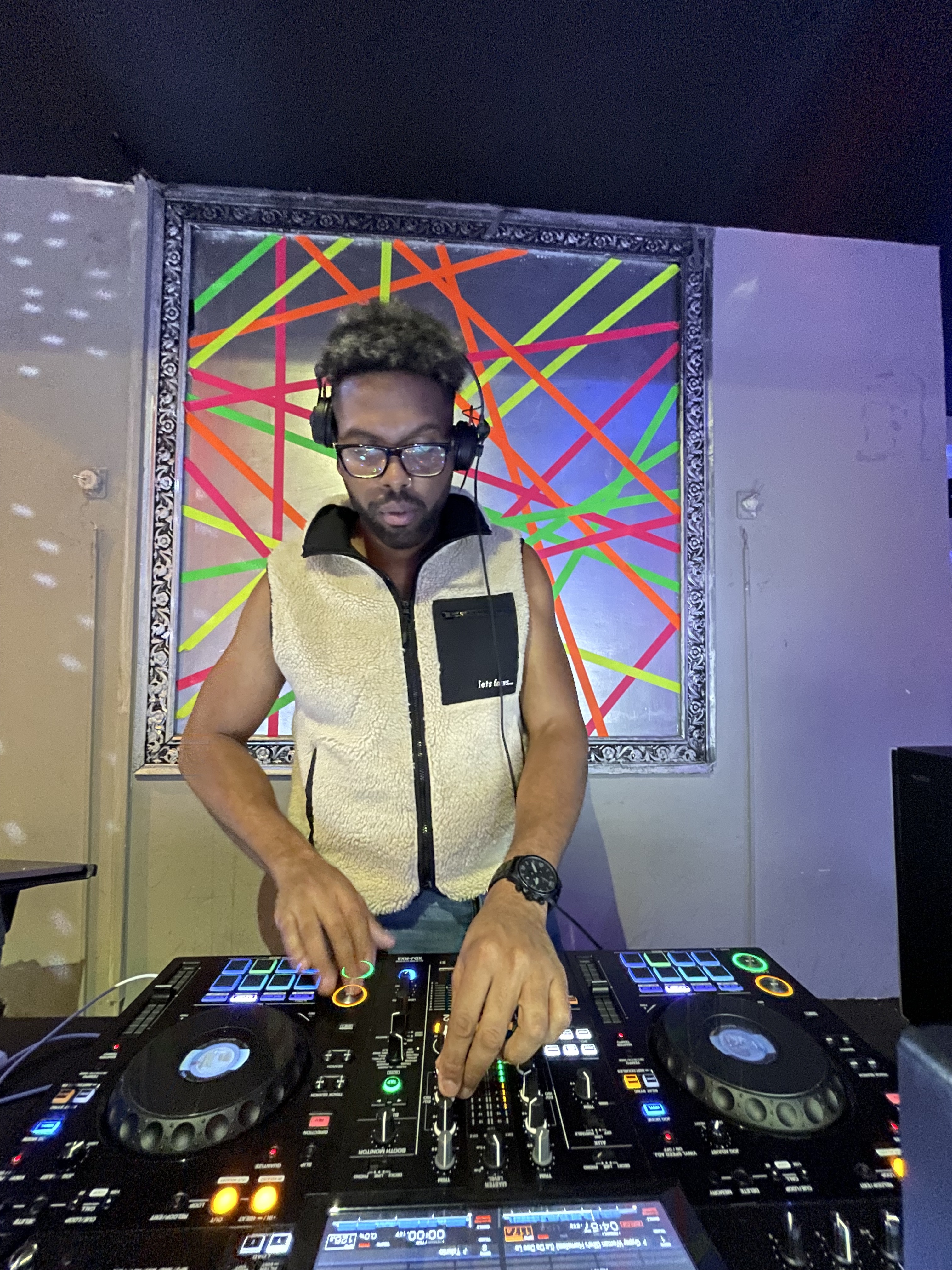 Outfit Dj