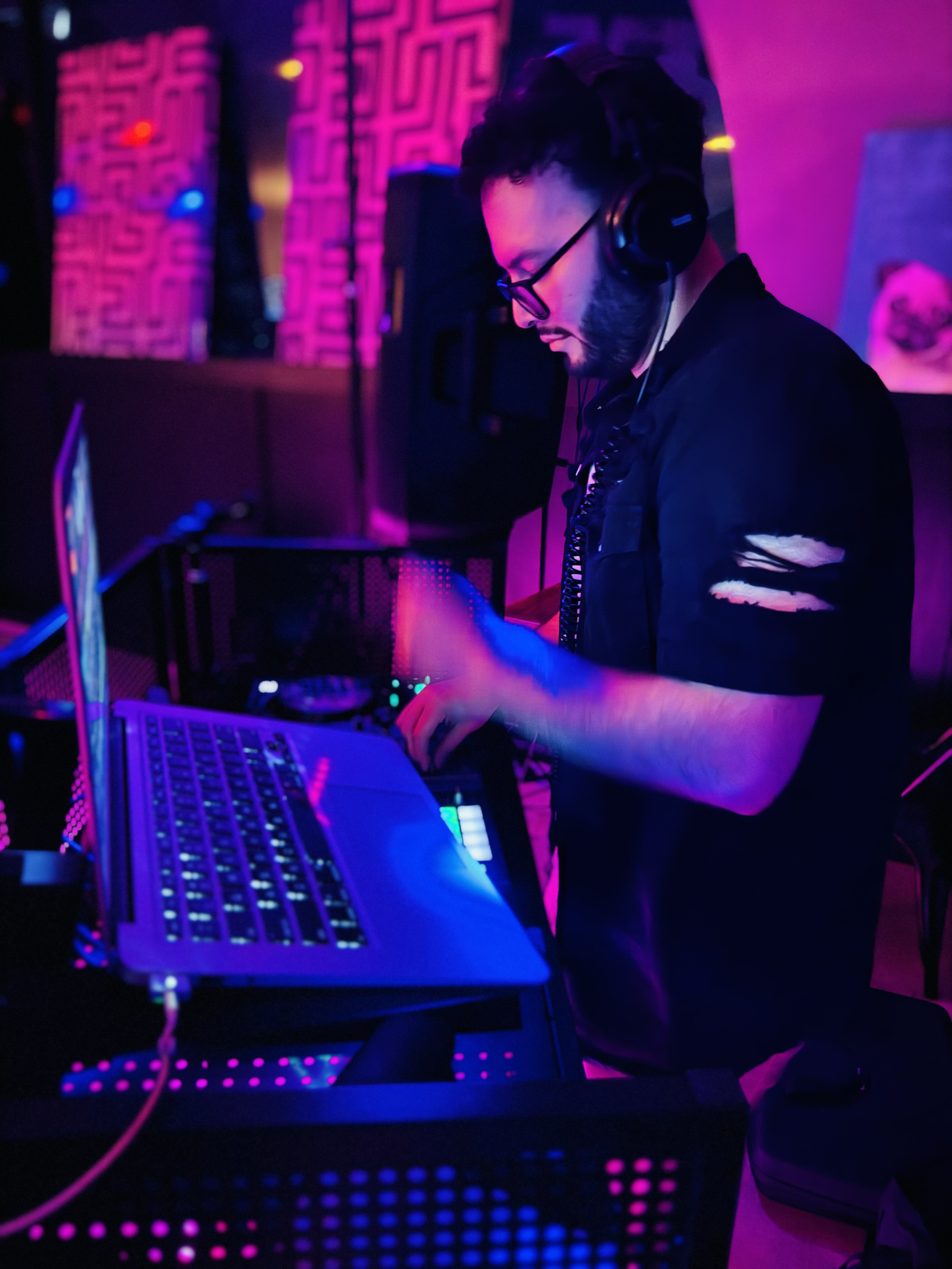 DJ CHIAA