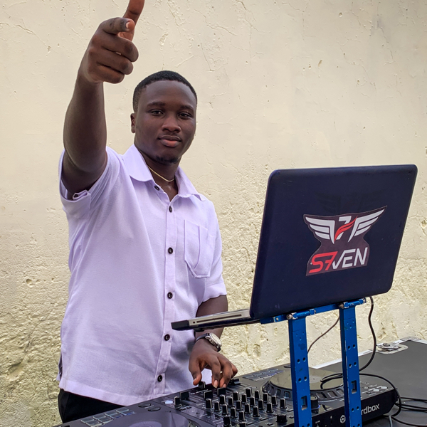 Dj Seven