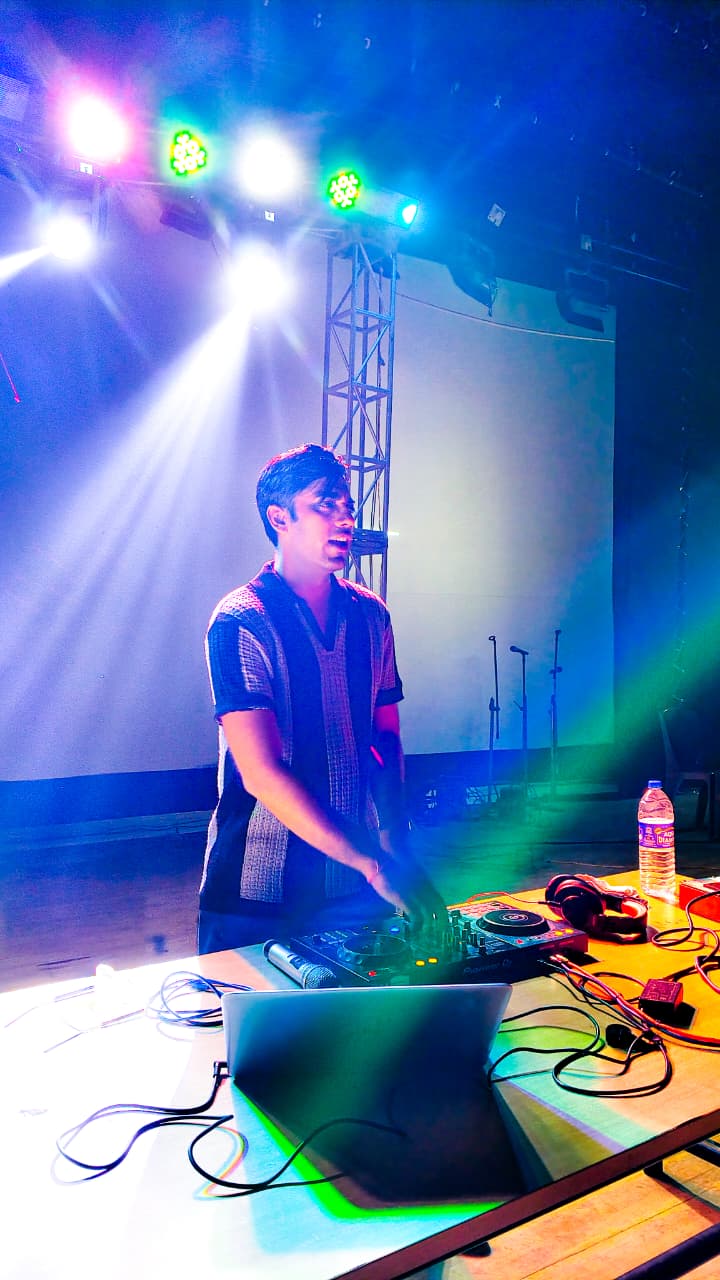 DJ-RV