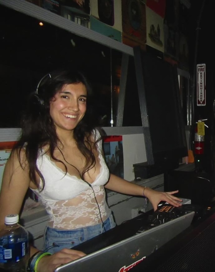 DJ ISADORA