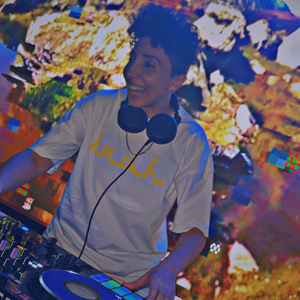 Djsara11