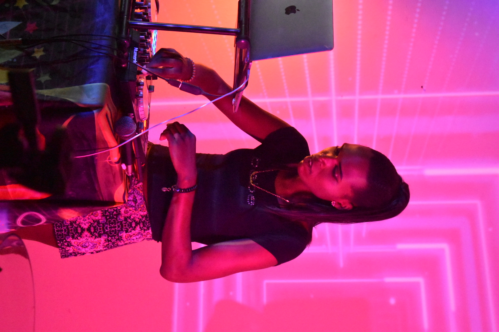 DJ Nia Nova