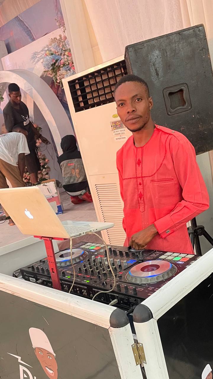 DJ PhemmZie 