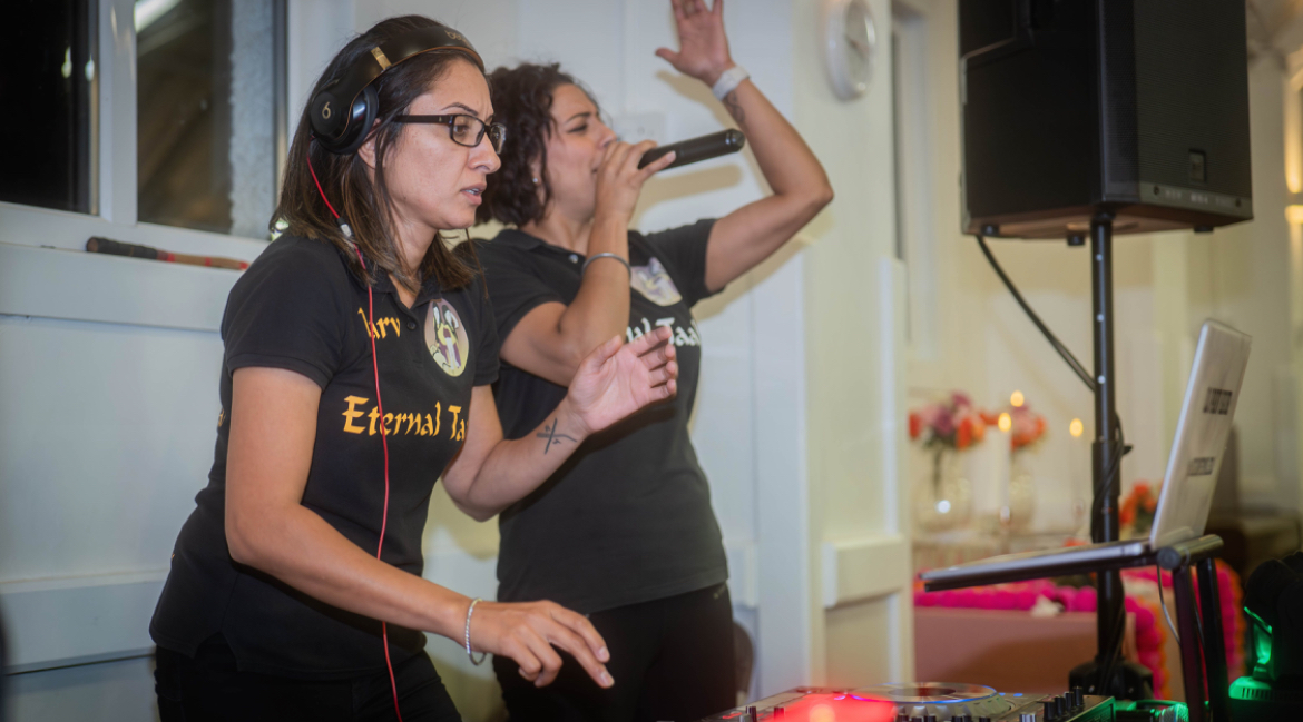 DJ Parv kaur & Host Sandi J