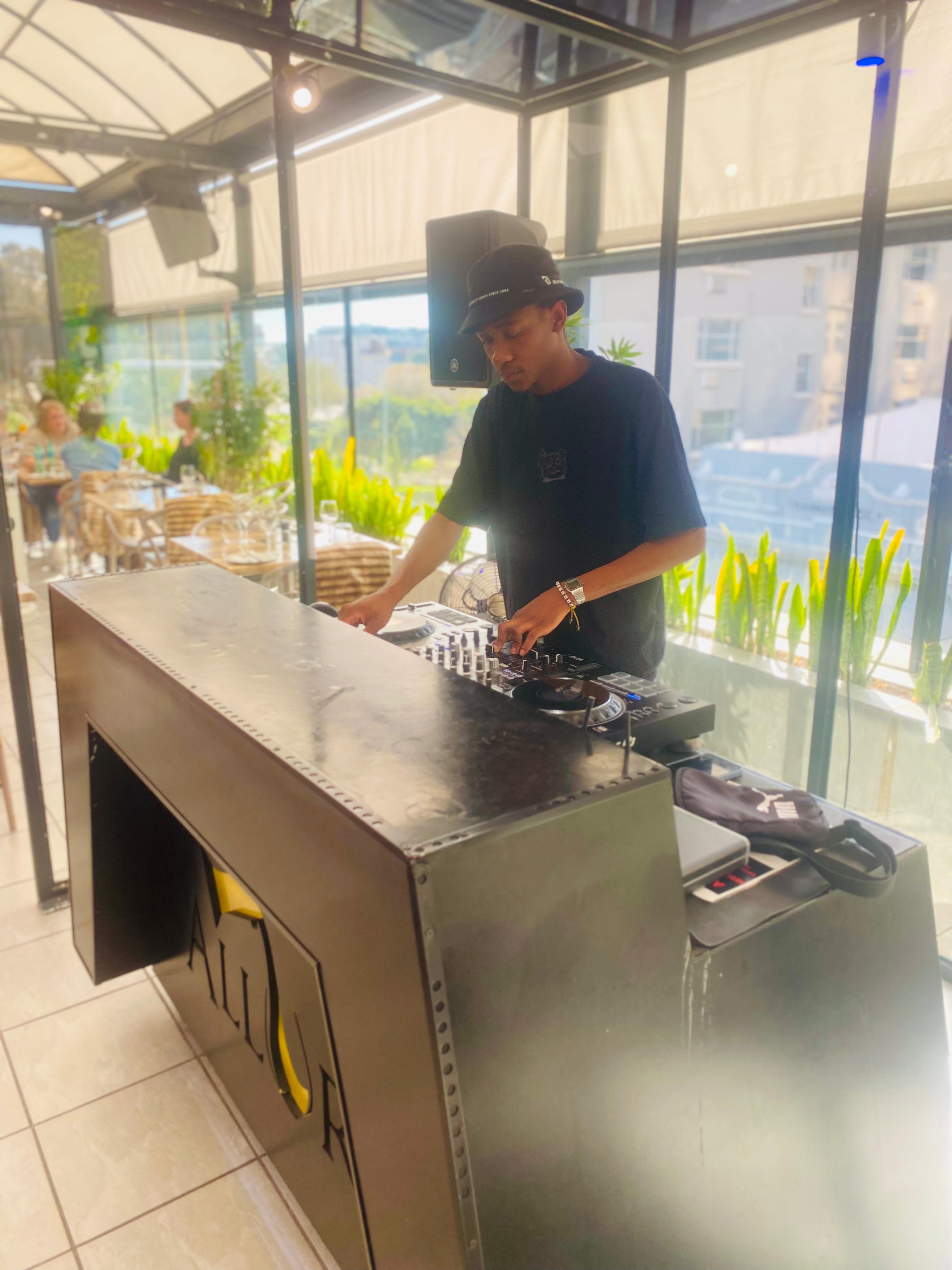 Dj Deep Sonic 