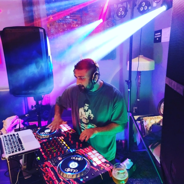 DJ VINO