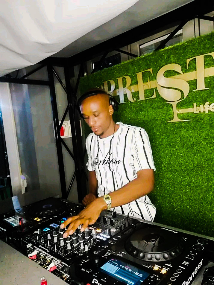DJ SIYA