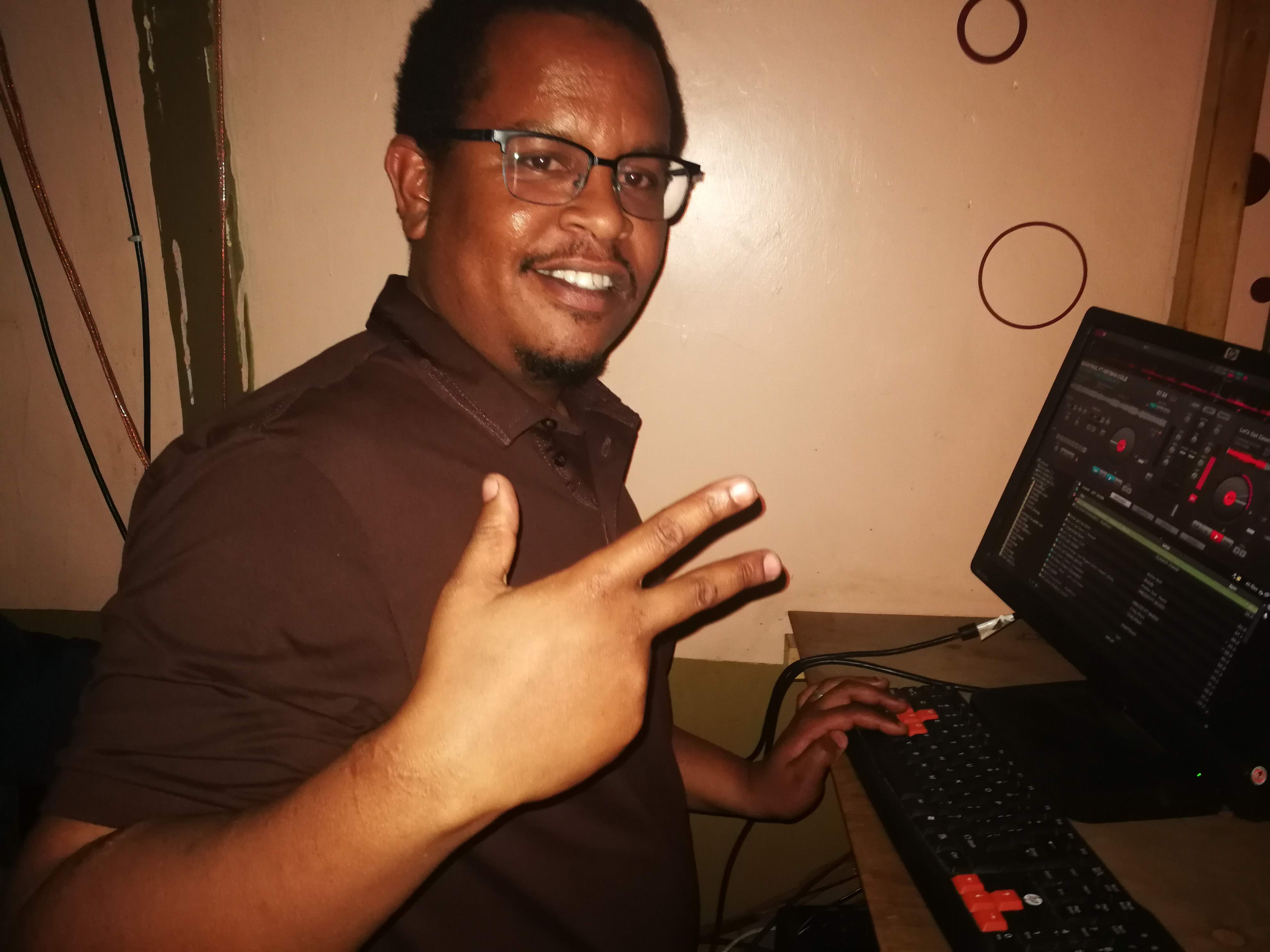 Deejay Mondoz