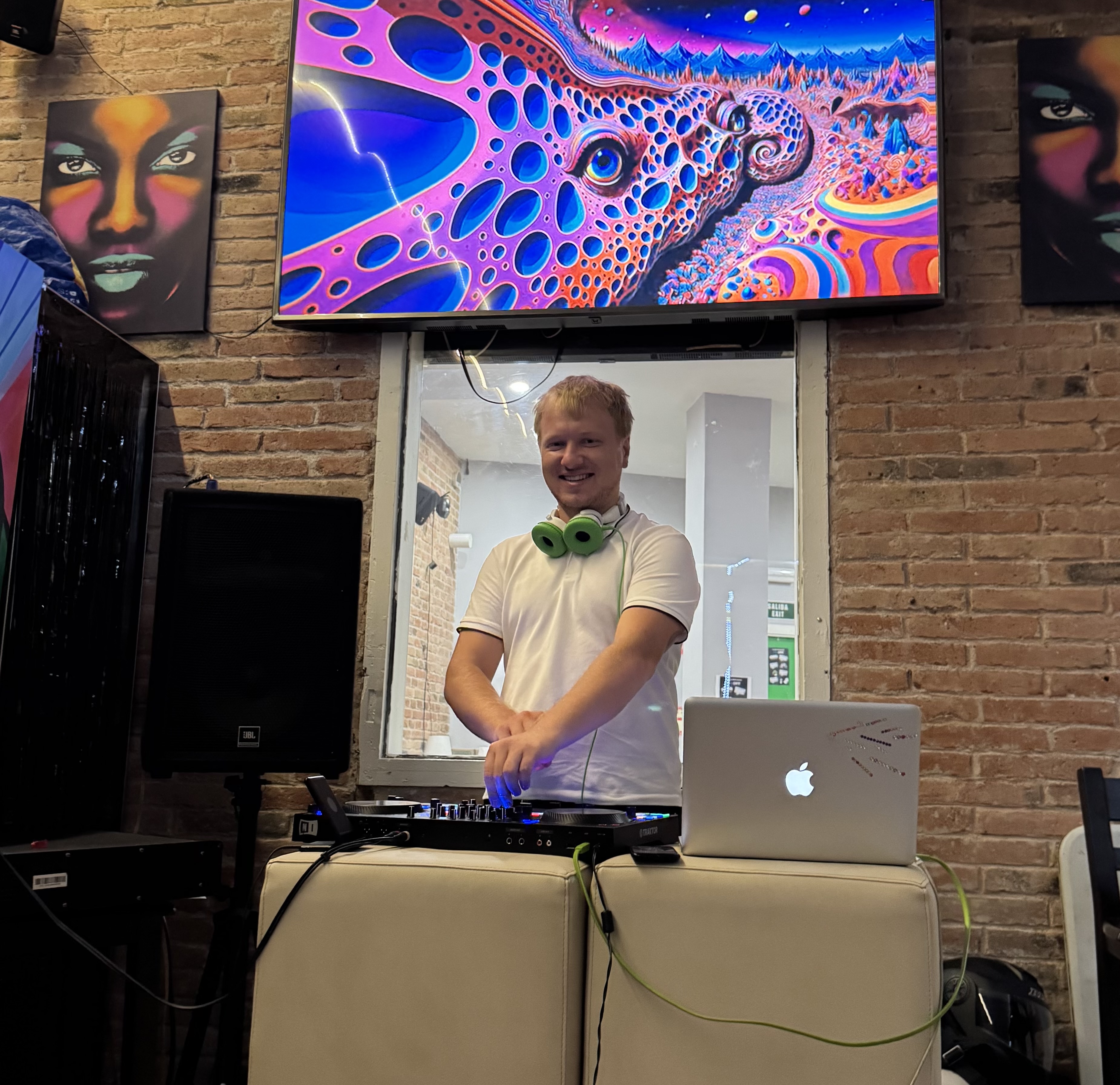 Dj AEET