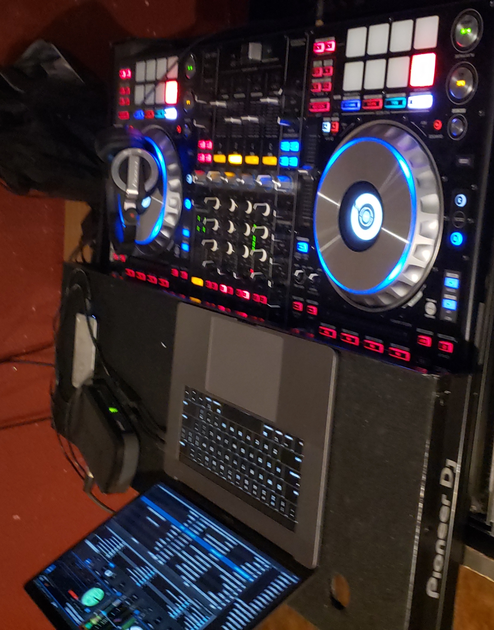 DJ ROB