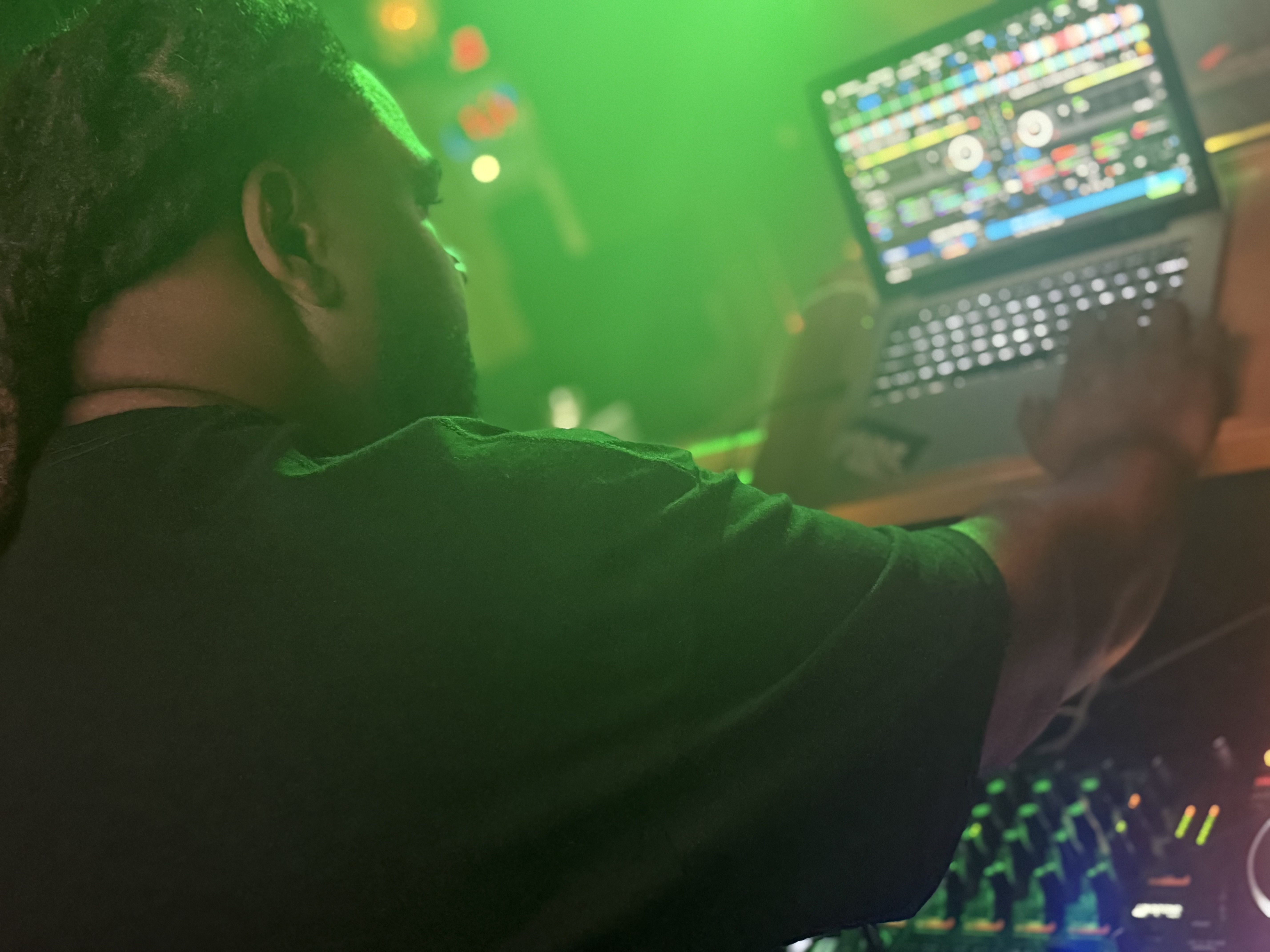 Dj MOB