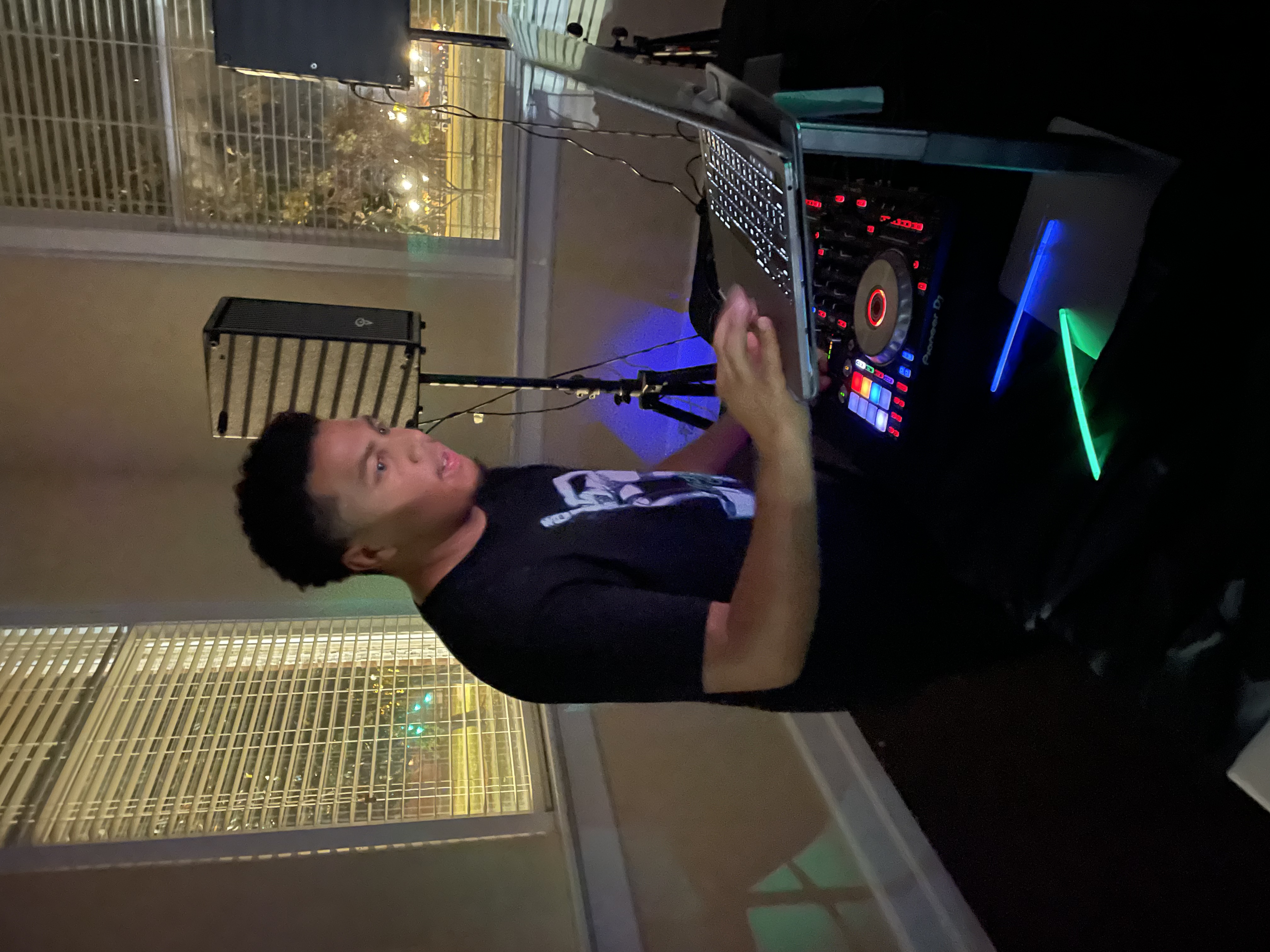 DJ E!